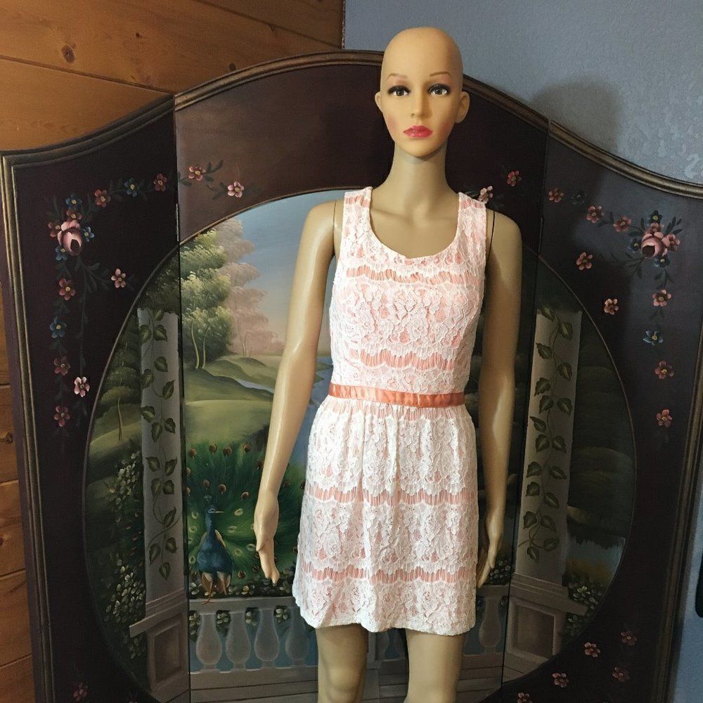 Peach Dress With White Lace overlay Sz. XL